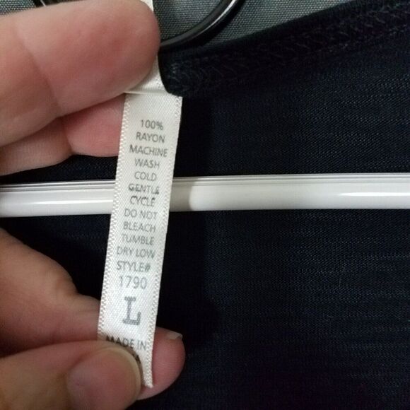 Color Story Large Black High Low Short Sleeve Pocket Tee T Shirt Stretch NWOT - Picture 5 of 10